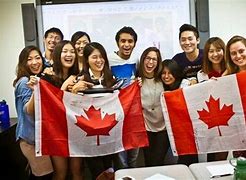 Du Học Canada Kèm Người Thân Đi Cùng Vợ Chồng Được Không