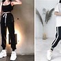 Giày Sneaker Đi Với Vest Nữ Có Được Không Nữ